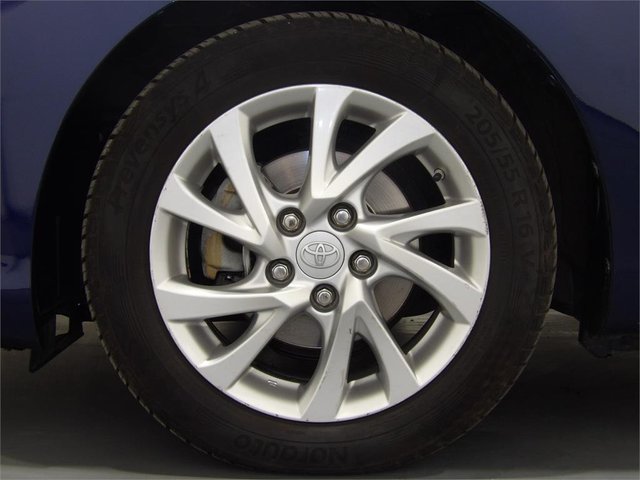 TOYOTA Auris 1.8 140H Hybrid Active