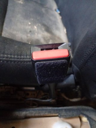 ENGANCHE CINTURON DELANTERO DERECHO Volvo V40 (2012->)