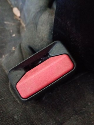 ENGANCHE CINTURON TRASERO DERECHO Volvo V40 (2012->)