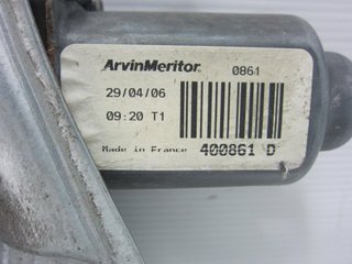ELEVALUNAS DELANTERO IZQUIERDO RENAULT CLIO III 8200291147 1339915