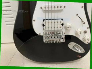 Guitarra Eléctrica Negra con Funda