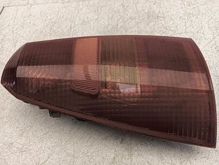 PILOTO TRASERO IZQUIERDO FORD FOCUS BERLINA (CAK)