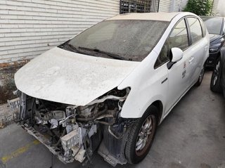 Llanta toyota 4261147310 prius v 1.8 at (99 225536