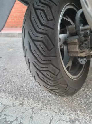 Suzuki Burgman 400 pierde aceite