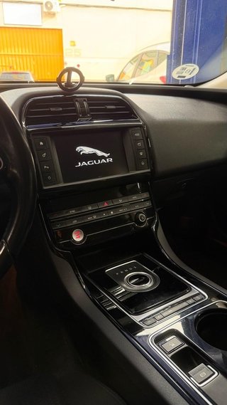 JAGUAR XE 2.0 AJ200D Diesel RWD 180cv Portfolio