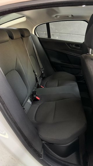 JAGUAR XE 2.0 AJ200D Diesel RWD 180cv Portfolio