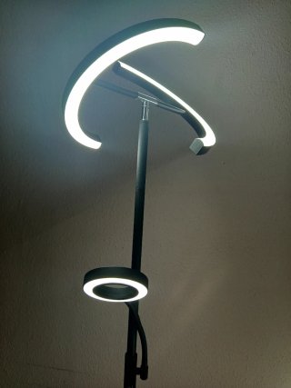 Lámpara de pie LED con doble luz