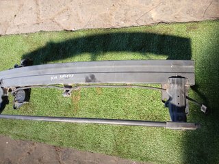 REFUERZO PARAGOLPES DELANTERO Kia Carens (RP)(2013->)