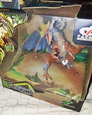 Figura de Dragón Coleccionismo en Caja Original