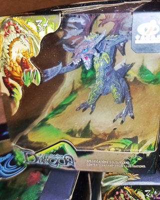 Figura de Dragón Coleccionismo en Caja Original