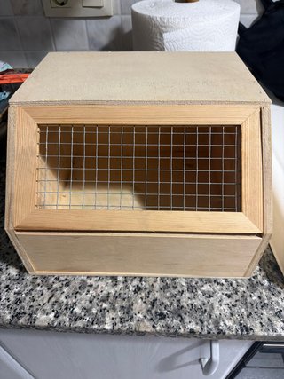 Transportín para aves de madera y rejilla