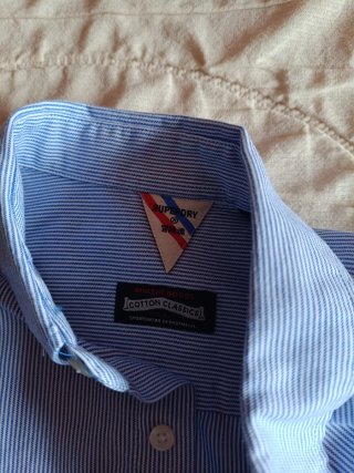 Camisa Superdry.  Talla M. Cómo nueva