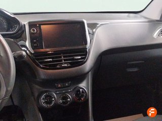 Peugeot 208 5P Signature 1.2L PureTech 60KW (82CV)