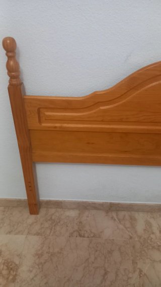 Cabecero de cama de madera