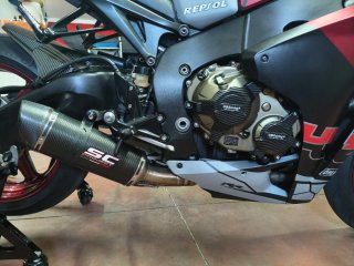 Honda CBR 1000 RR Sportbike Negra y Roja
