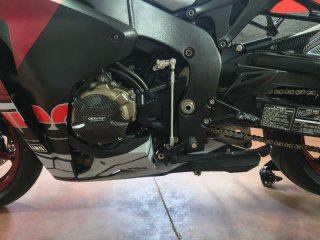 Honda CBR 1000 RR Sportbike Negra y Roja