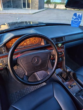 Mercedes-Benz Clase E 300TD