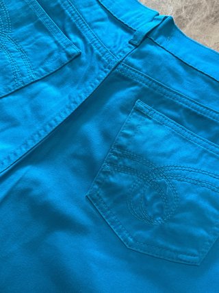 Pantalones capri azules sin marca
