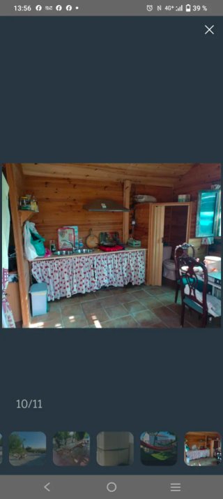 Campo con casa de Madera