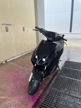 Yamaha Jog R Negra