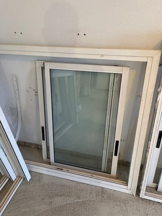 Ventanas aluminio con cristal aislado y persiana