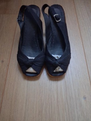 Sandalias cuña negras