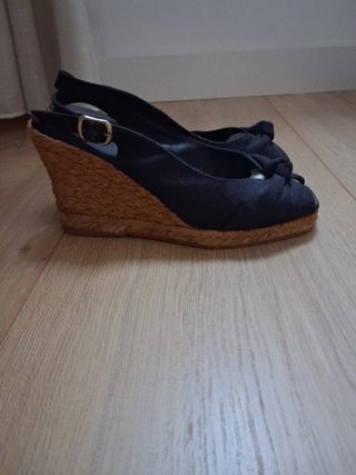 Sandalias cuña negras