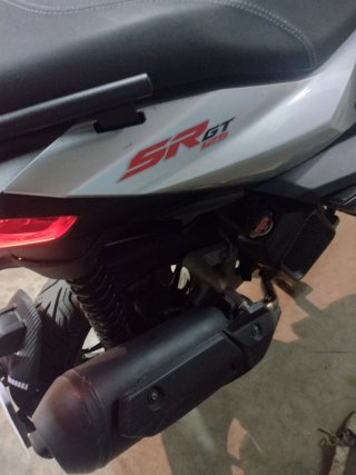 Moto Aprilia SR GT 125 Negra