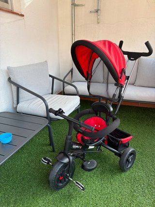 Triciclo evolutivo rojo con capota