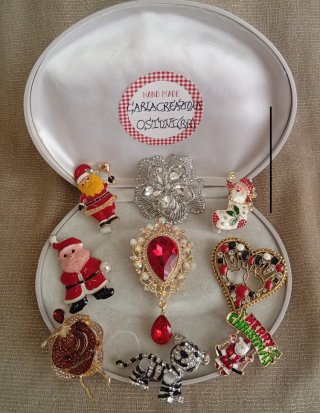Lotto spille vintage eleganti luminose