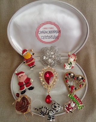 Lotto spille vintage eleganti luminose
