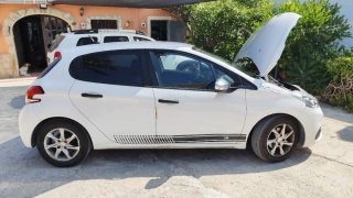 Peugeot 208 2016