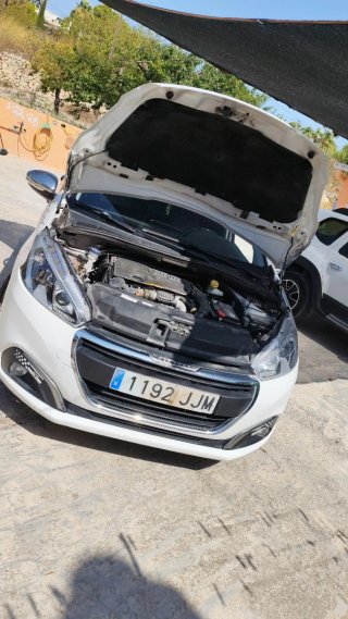 Peugeot 208 2016