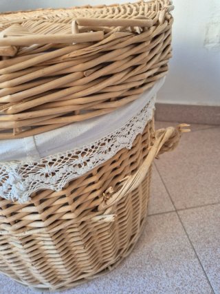 Baúl de mimbre con tapa