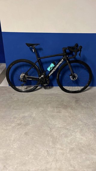 Bicicleta de carbono Megamo