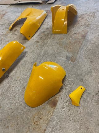 Minimoto recién pintada chasis plata