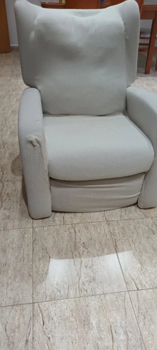 Mesa de centro madera y cristal con otros muebles