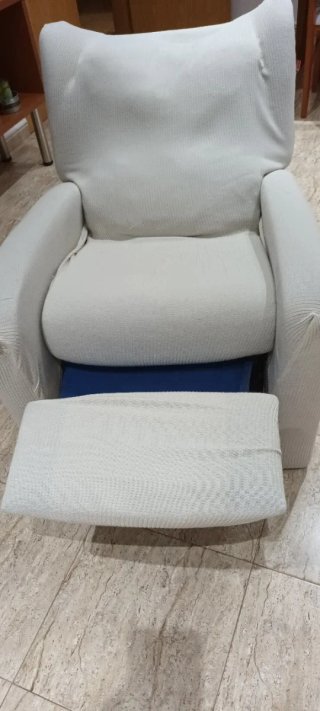 Mesa de centro madera y cristal con otros muebles