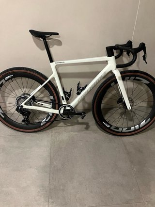 Bici Gravel Megamo blanca