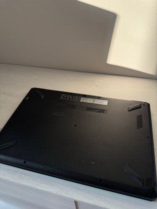 Portátil ASUS D570DD Negro