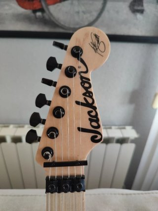 Guitarra Jackson Adrian Smith SDX Signature