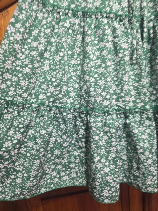 Falda midi volantes
