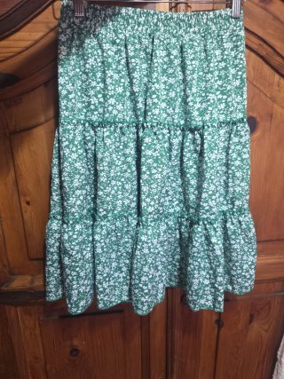 Falda midi volantes