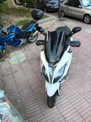 Moto Kymco 400