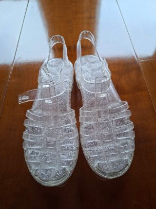 Sandalias cangrejeras transparentes T39