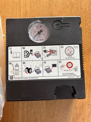Compressore Aria + Kit Riparazione Gomma Auto