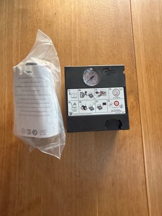 Compressore Aria + Kit Riparazione Gomma Auto