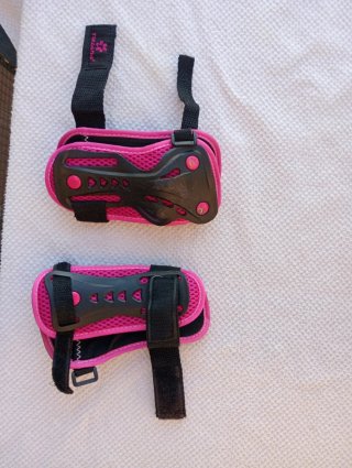 Casco y protecciones patinaje/bicicleta infantil