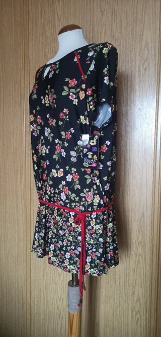 Vestido Nuevo negro con flores talla 42