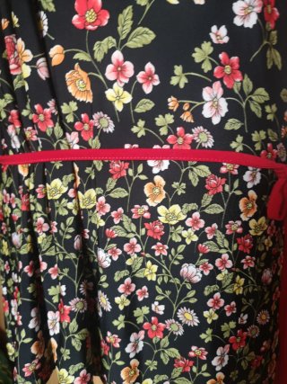 Vestido Nuevo negro con flores talla 42